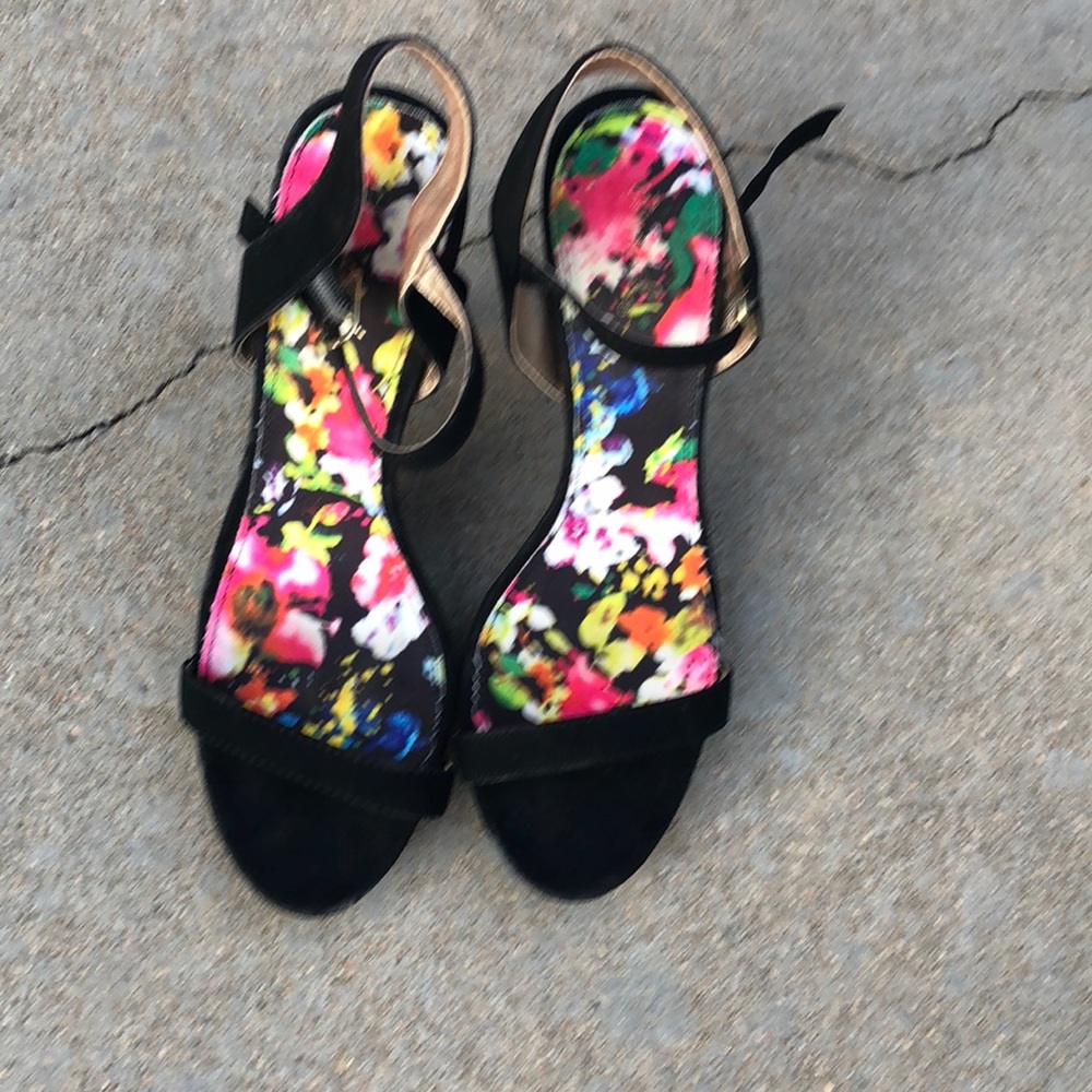 Quipid Black high heels